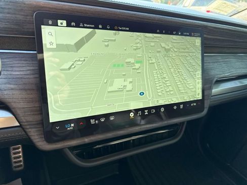 Used 2022 Rivian R1T Launch Edition image 27