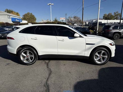 Used 2018 Jaguar F-PACE Premium image 5