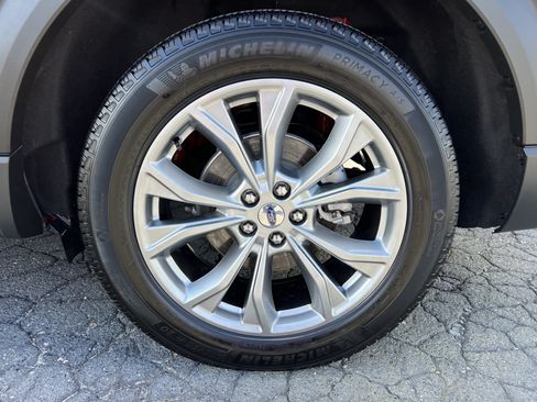 Used 2024 Ford Explorer XLT w/ Equipment Group 202A AWD/4WD image 16