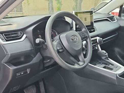 Used 2025 Toyota RAV4 XLE FWD image 10