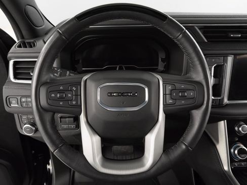 Used 2024 GMC Yukon Denali w/ Advanced Technology Package image 15