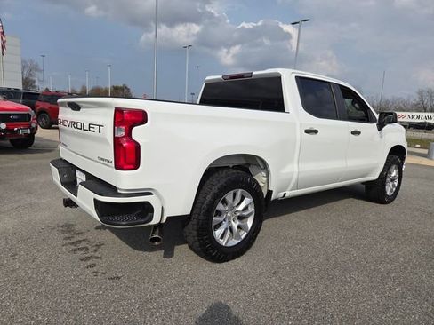 Used 2019 Chevrolet Silverado 1500 Custom w/ Custom Value Package image 10