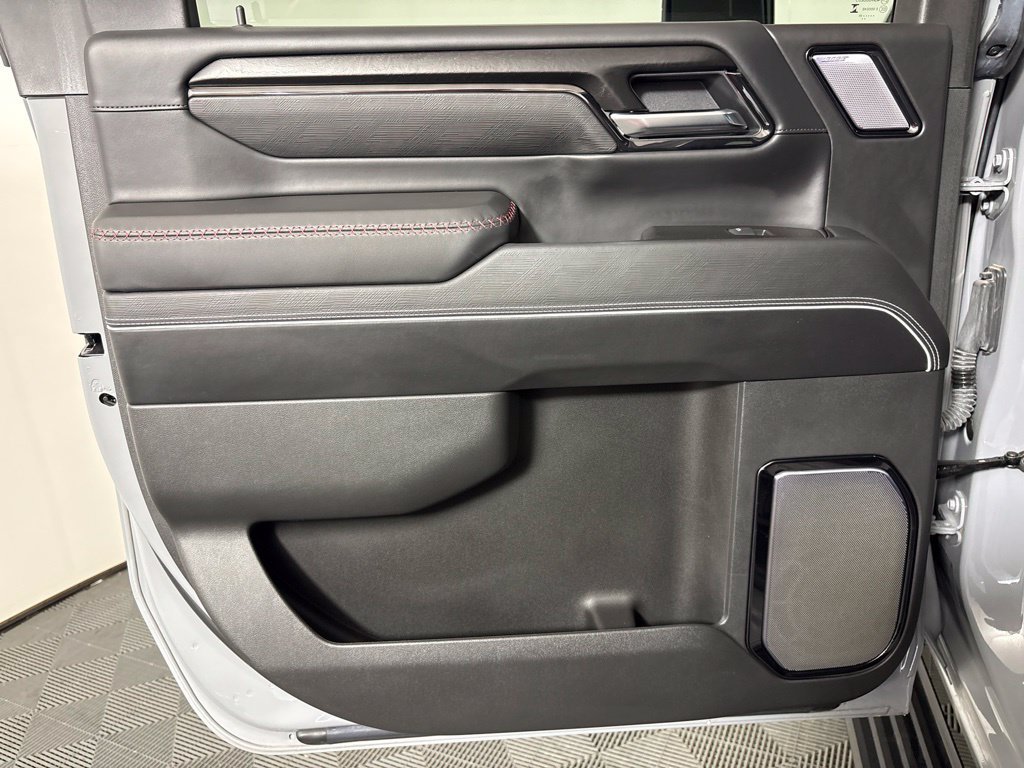 Used 2025 GMC Sierra 2500 AT4X AWD/4WD image 28