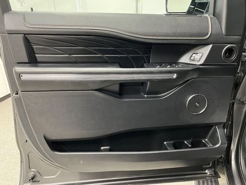 Used 2018 Ford Expedition Max Platinum AWD/4WD image 20