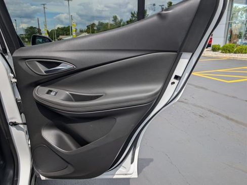 Used 2025 Buick Encore GX Preferred FWD image 18