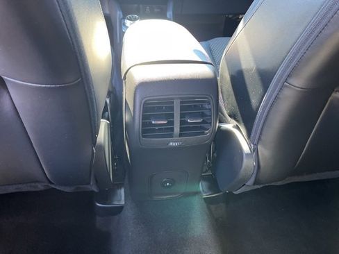 Used 2025 Ford Escape ST-Line image 13