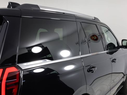 Used 2025 Ford Expedition Platinum AWD/4WD image 46