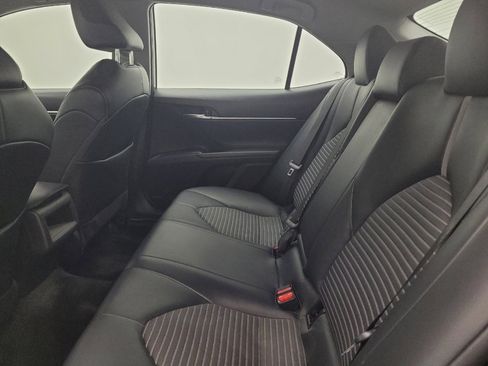 Used 2022 Toyota Camry SE FWD image 18