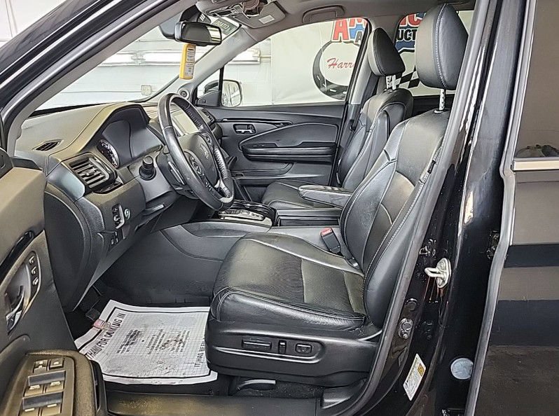 Used 2017 Honda Pilot Elite image 2