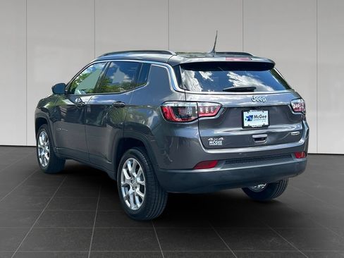 Used 2022 Jeep Compass Latitude AWD/4WD image 3