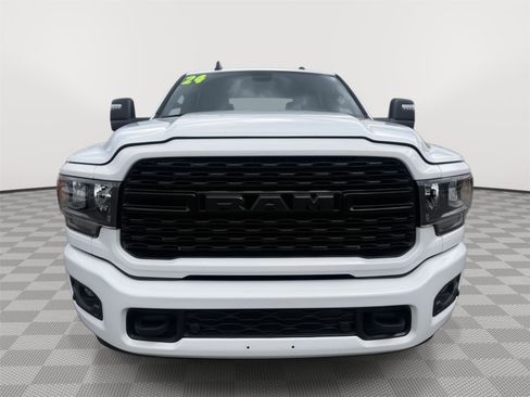 Used 2024 RAM 2500 Big Horn w/ Night Edition AWD/4WD image 6
