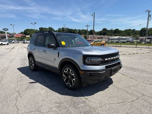 Used 2023 Ford Bronco Sport Outer Banks AWD/4WD image 3