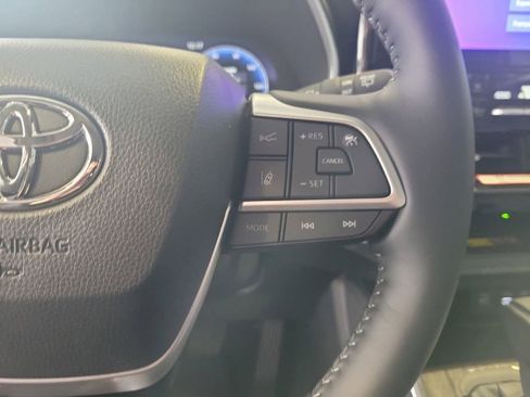 New 2026 Toyota Highlander Limited image 30