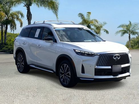 Certified 2026 INFINITI QX60 Luxe w/ Cargo Package FWD image 6