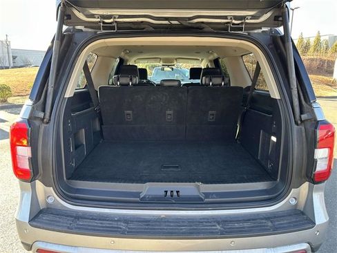 Used 2024 Ford Expedition Max XLT image 22