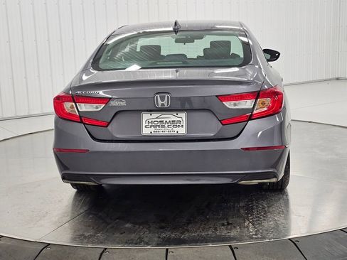 Used 2018 Honda Accord EX image 4