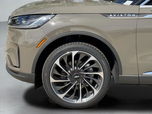 New 2026 Lincoln Aviator Reserve AWD/4WD image 32