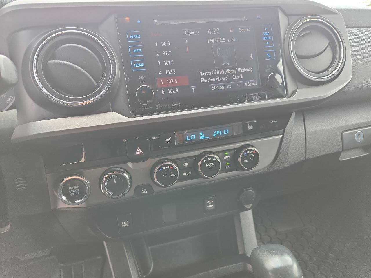 Used 2017 Toyota Tacoma SR5 AWD/4WD image 18