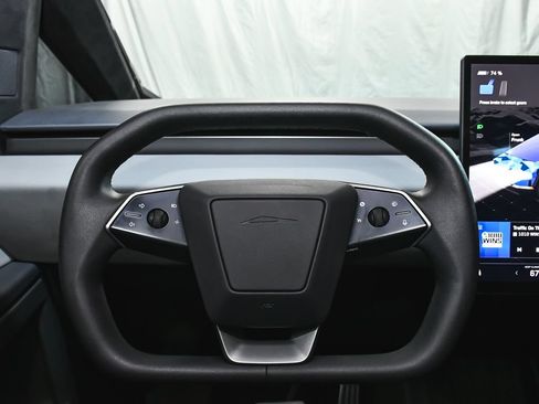 Used 2025 Tesla Cybertruck AWD Crew Cab image 37