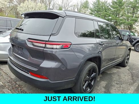 Used 2023 Jeep Grand Cherokee L Laredo image 4