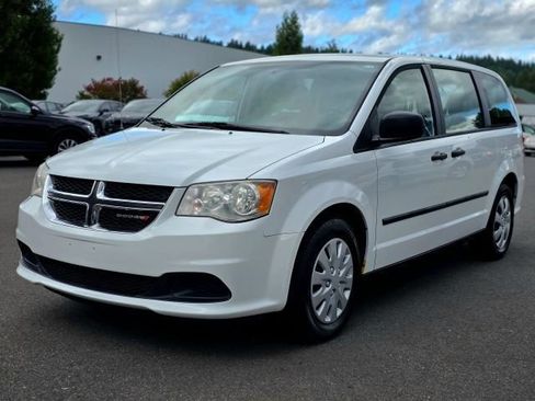 Used 2015 Dodge Grand Caravan American Value Package w/ UConnect Hands-Free Group FWD image 3
