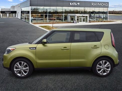 Used 2016 Kia Soul + image 6