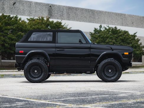 Used 2024 Ford Bronco Black Diamond AWD/4WD image 29