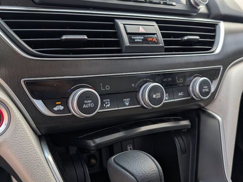 Used 2018 Honda Accord LX image 22
