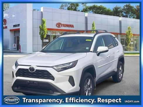 Used 2025 Toyota RAV4 XLE w/ Convenience Package image 4