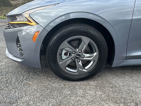 Used 2023 Kia K5 LXS image 9