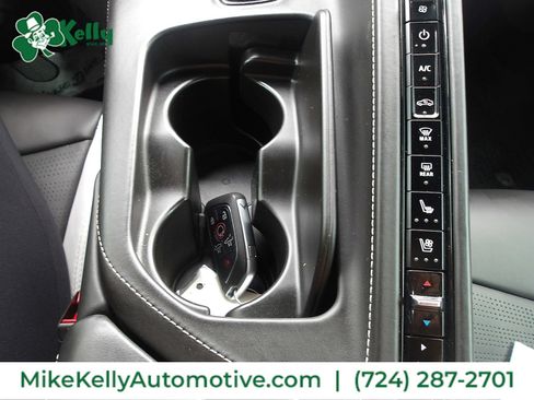Used 2022 Chevrolet Corvette Stingray Premium Cpe w/ Z51 Performance Package RWD image 21
