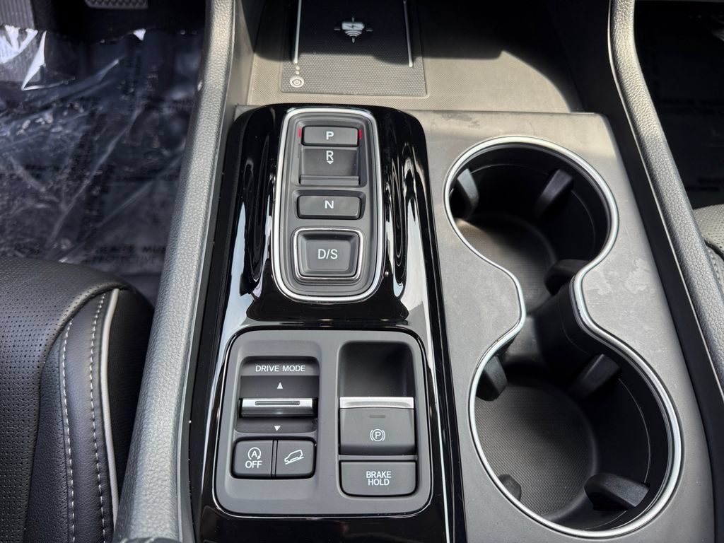 Used 2025 Honda Pilot Elite image 19
