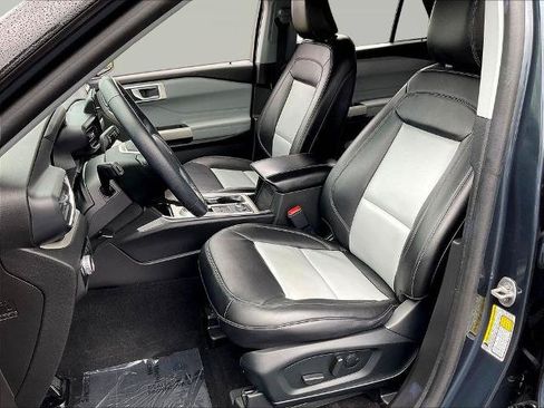 Certified 2023 Ford Explorer XLT w/ Equipment Group 202A AWD/4WD image 21