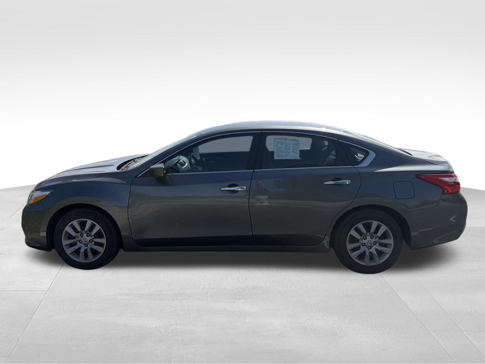 Used 2017 Nissan Altima 2.5 S w/ Power Driver Seat Package FWD image 7