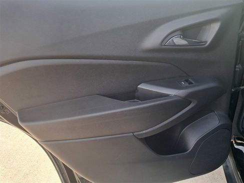 Certified 2024 Chevrolet Trax RS image 11