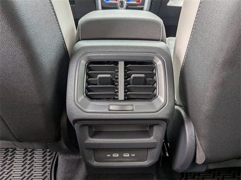 New 2026 Volkswagen Taos SE image 15