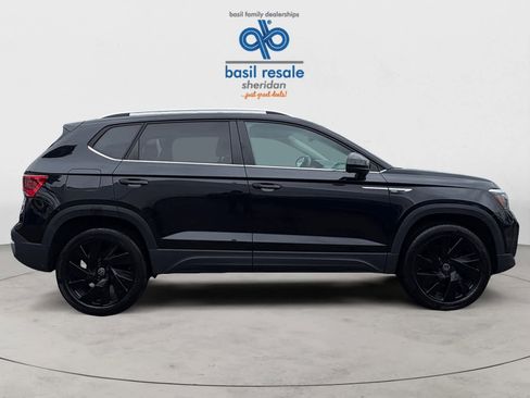 Used 2024 Volkswagen Taos SE AWD/4WD image 9