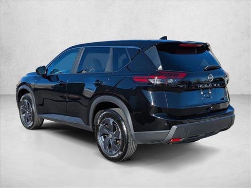 Used 2024 Nissan Rogue SV image 8