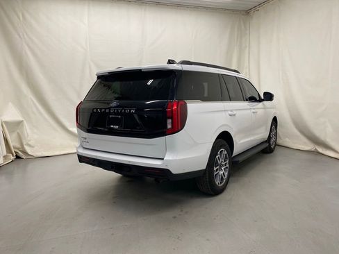 Used 2025 Ford Expedition Active AWD/4WD image 6