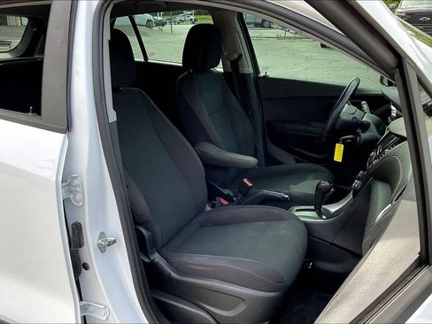 Used 2019 Chevrolet Trax LS FWD image 7