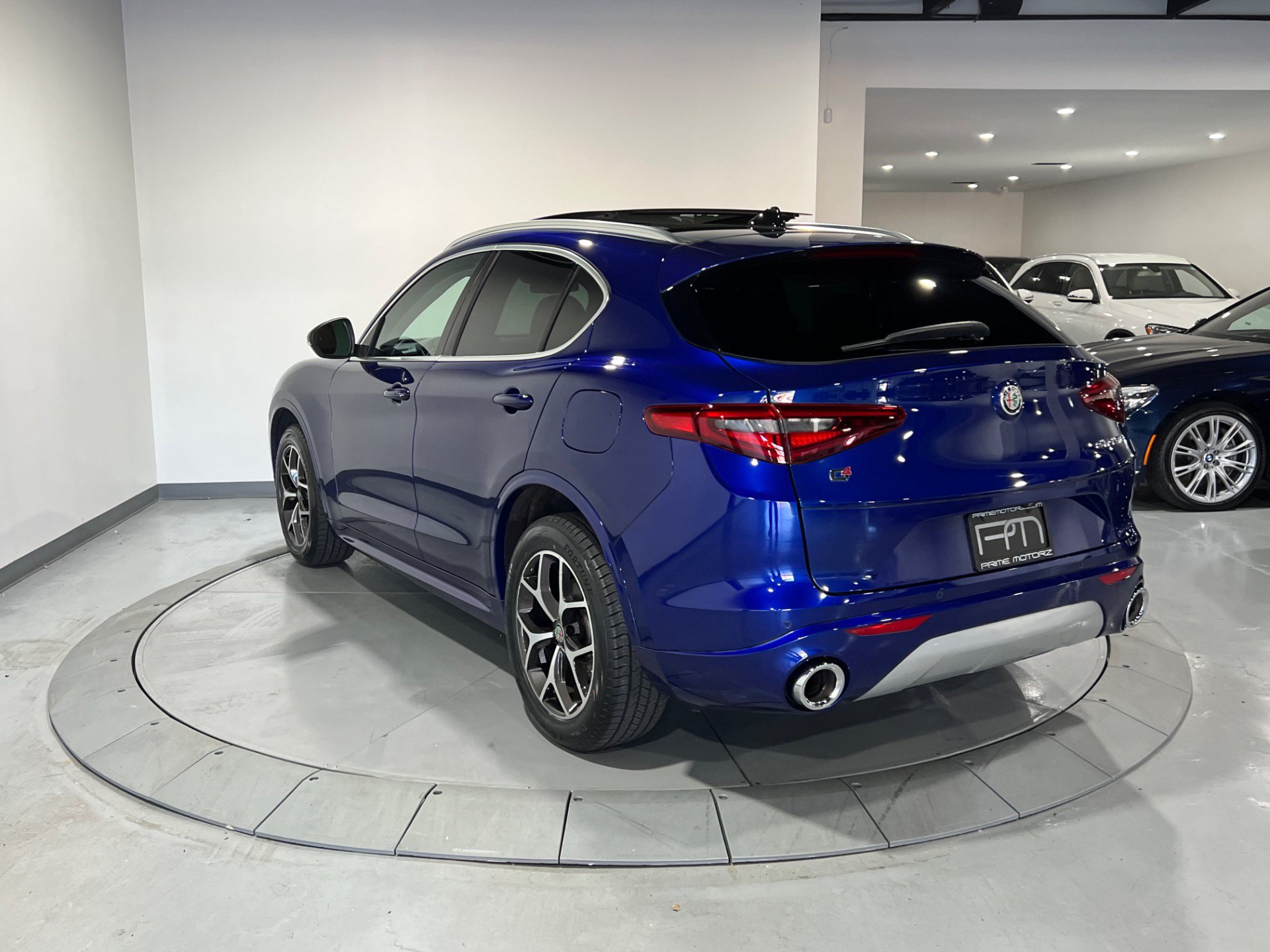 Used 2021 Alfa Romeo Stelvio Ti w/ Premium Package AWD/4WD image 9