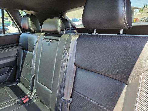 Used 2021 Volkswagen Atlas Cross Sport SE w/ Panoramic Sunroof Package FWD image 18