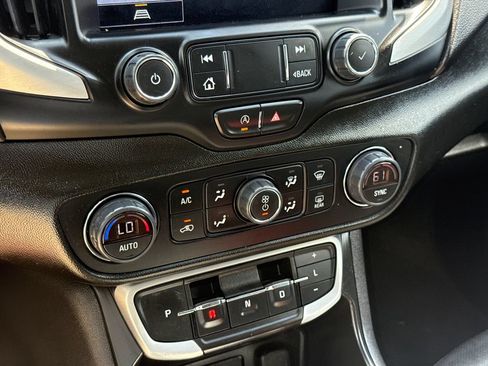 Used 2022 GMC Terrain SLT w/ Elevation Edition FWD image 26