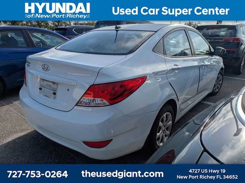 Used 2014 Hyundai Accent GLS FWD image 2