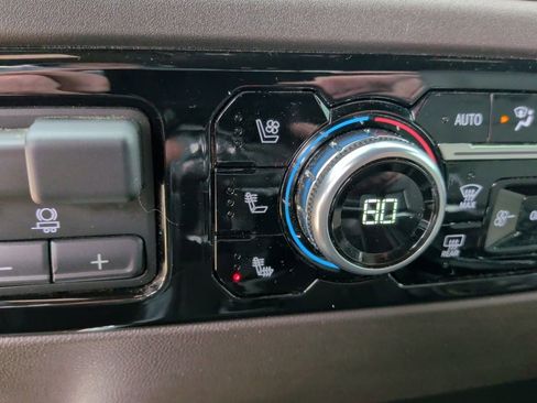 Used 2023 GMC Sierra 1500 SLT image 28