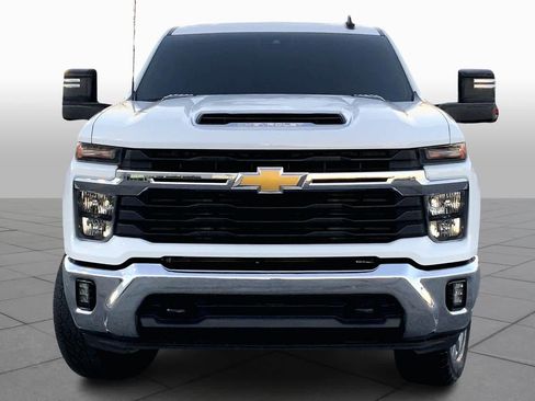 Used 2024 Chevrolet Silverado 2500 LT image 3