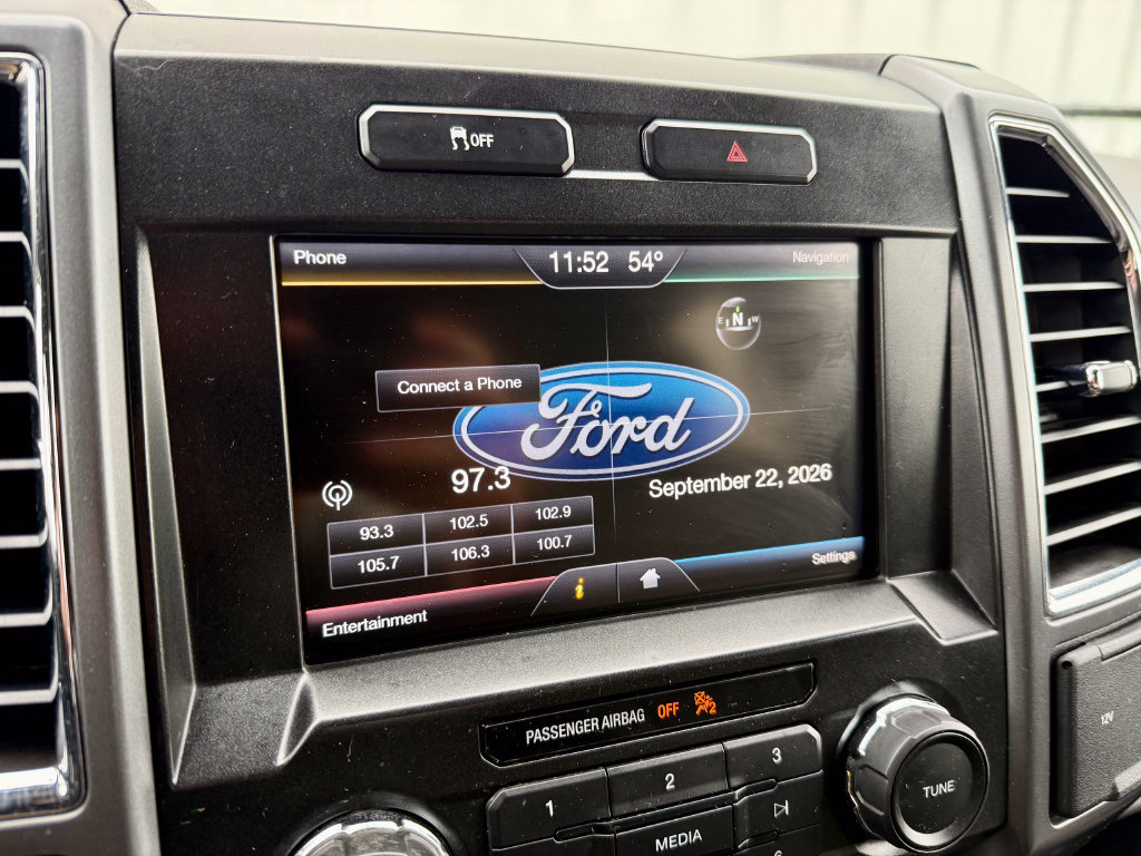 Used 2015 Ford F150 XLT w/ Equipment Group 302A Luxury AWD/4WD image 29
