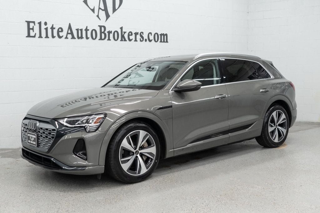 Used 2024 Audi Q8 e-tron Premium AWD/4WD image 40