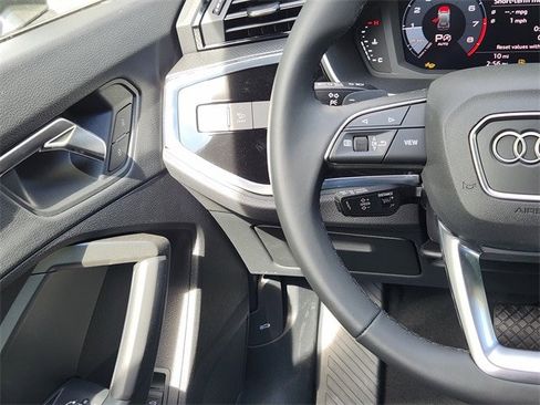 New 2025 Audi Q3 2.0T Premium image 27