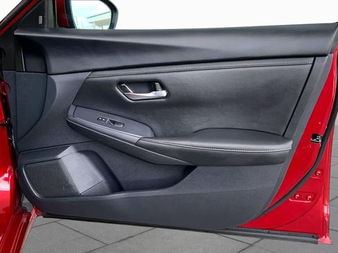 Used 2024 Nissan Sentra SV FWD image 23